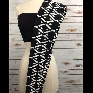 LuLaRoe OS Black and White/Cream Leggings